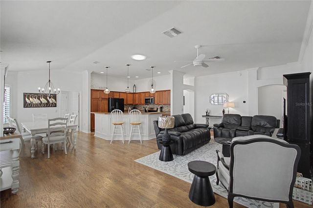 1106 SOUTHERN SUN DR, The Villages, FL 32162