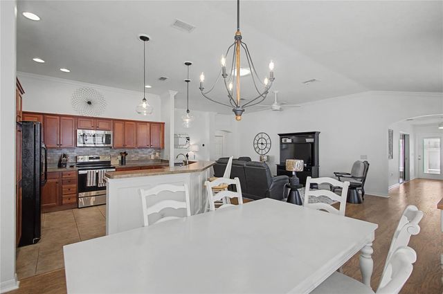 1106 SOUTHERN SUN DR, The Villages, FL 32162