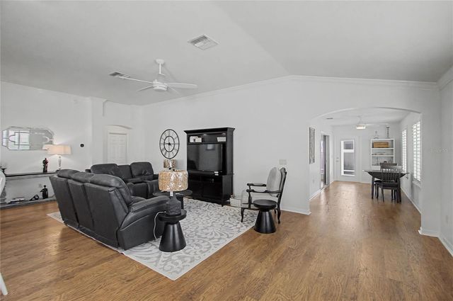 1106 SOUTHERN SUN DR, The Villages, FL 32162