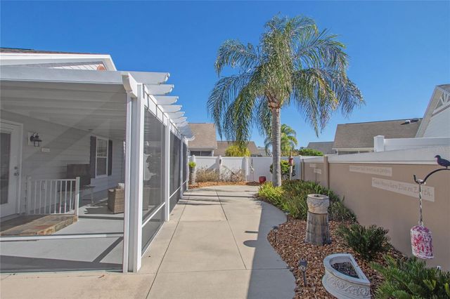 1106 SOUTHERN SUN DR, The Villages, FL 32162