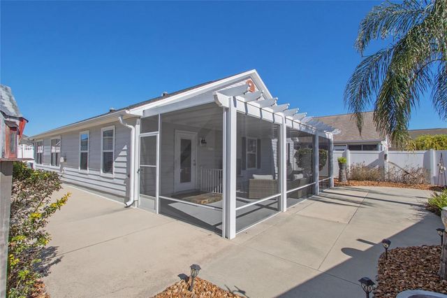 1106 SOUTHERN SUN DR, The Villages, FL 32162