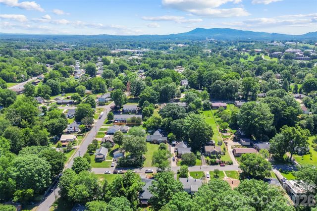 101 Falls Street, Morganton, NC 28655