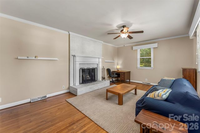 101 Falls Street, Morganton, NC 28655