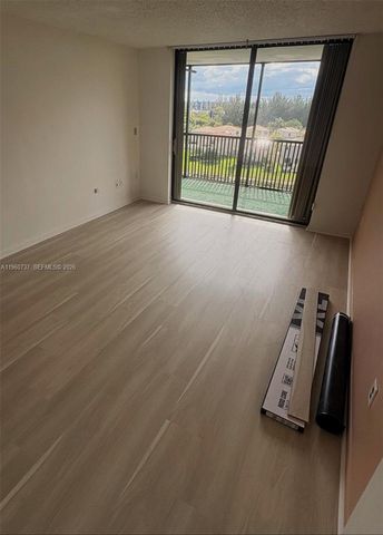 900 NE 195th St 702, Miami, FL 33179