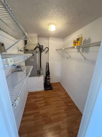 900 NE 195th St 702, Miami, FL 33179