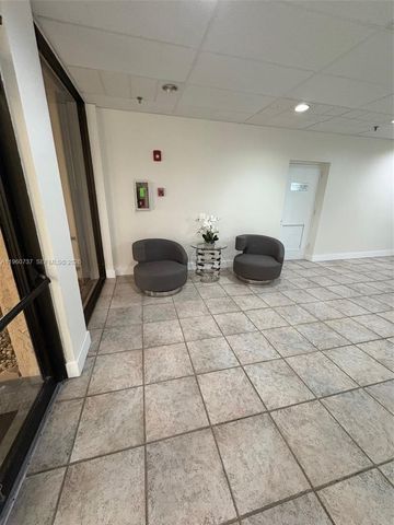 900 NE 195th St 702, Miami, FL 33179