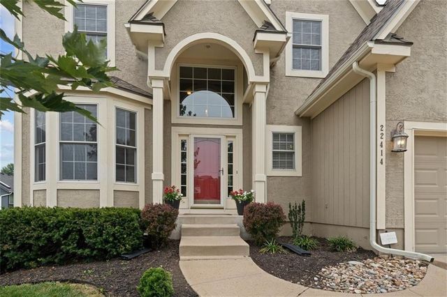 22414 W 45th Street, Shawnee, KS 66226