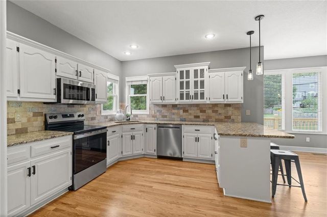 22414 W 45th Street, Shawnee, KS 66226