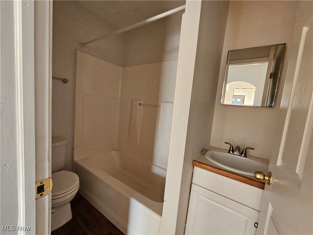 1081 Stratford Street, Barberton, OH 44203