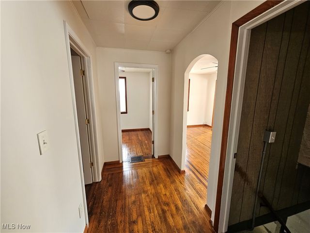 1081 Stratford Street, Barberton, OH 44203