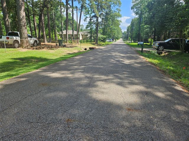 808 Chickasaw Dr, Montgomery, TX 77356