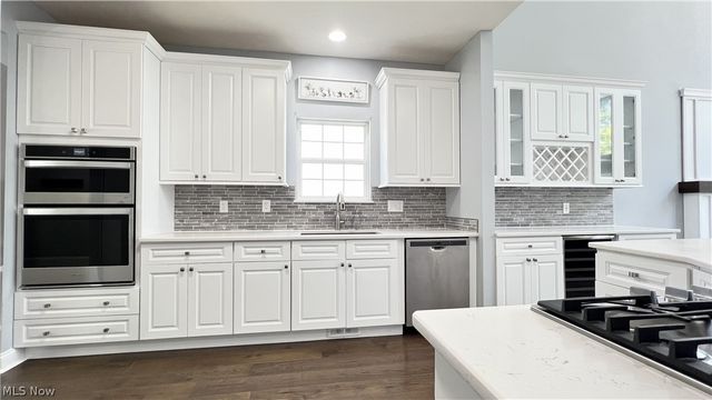 961 Outrigger Cove, Painesville Twp, OH 44077