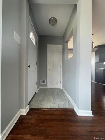 14910 Anne Avenue, Allen Park, MI 48101