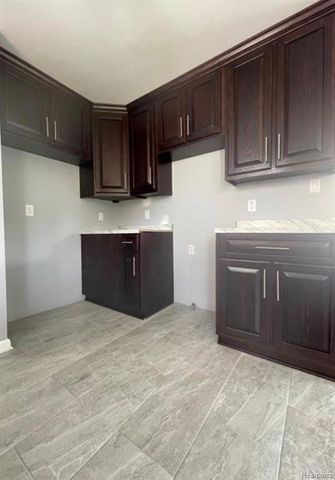 14910 Anne Avenue, Allen Park, MI 48101