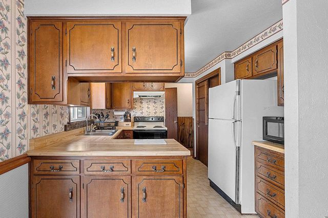 W220 JULIUS STREET, Krakow, WI 54137