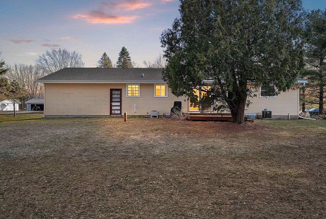 W220 JULIUS STREET, Krakow, WI 54137