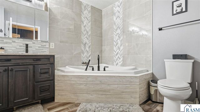 113 Bunker Court, Mankato, MN 56001