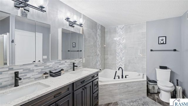 113 Bunker Court, Mankato, MN 56001