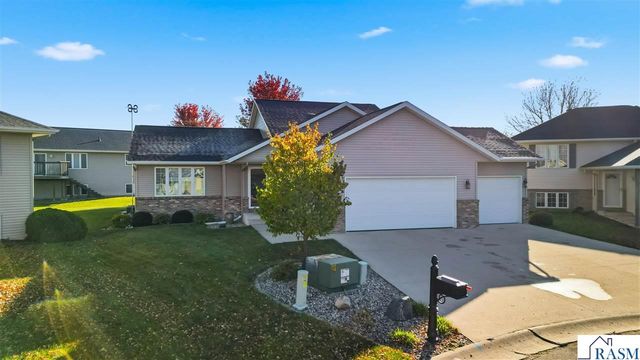 113 Bunker Court, Mankato, MN 56001