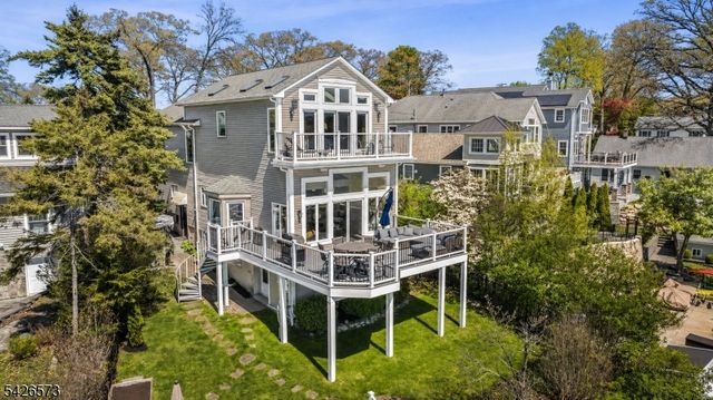 27 S Bertrand Rd, Mount Arlington Boro, NJ 07856