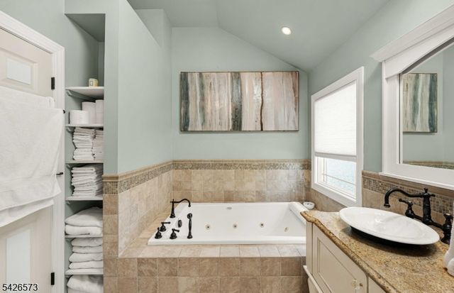 27 S Bertrand Rd, Mount Arlington Boro, NJ 07856