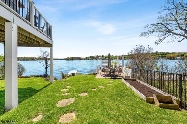 27 S Bertrand Rd, Mount Arlington Boro, NJ 07856