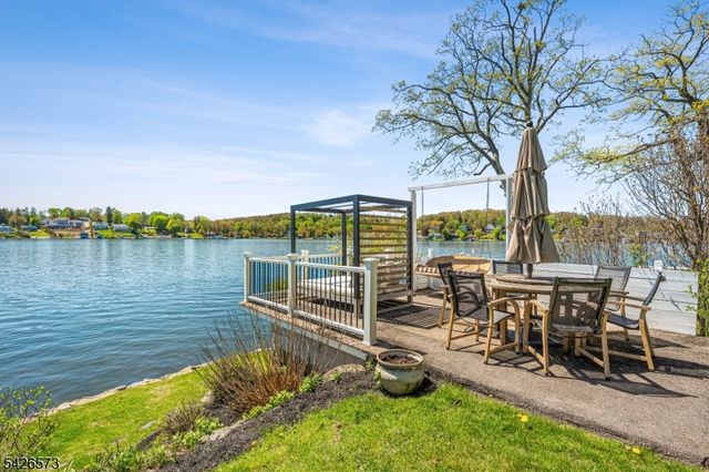 27 S Bertrand Rd, Mount Arlington Boro, NJ 07856