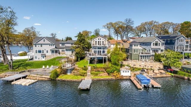 27 S Bertrand Rd, Mount Arlington Boro, NJ 07856