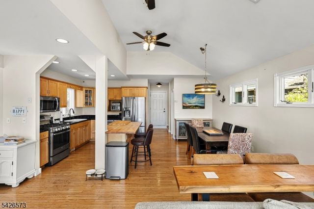 27 S Bertrand Rd, Mount Arlington Boro, NJ 07856