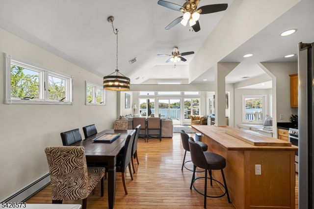 27 S Bertrand Rd, Mount Arlington Boro, NJ 07856