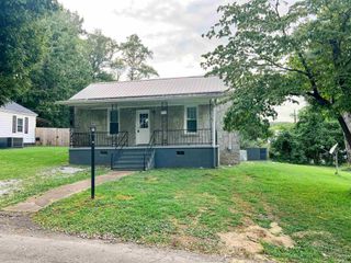 202 MORRIS ST, Waynesboro, TN 38485