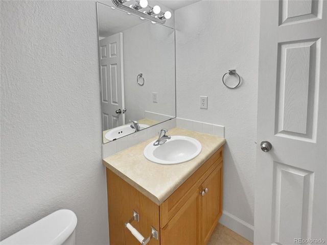 5014 S Shawnee St, Aurora, CO 80015