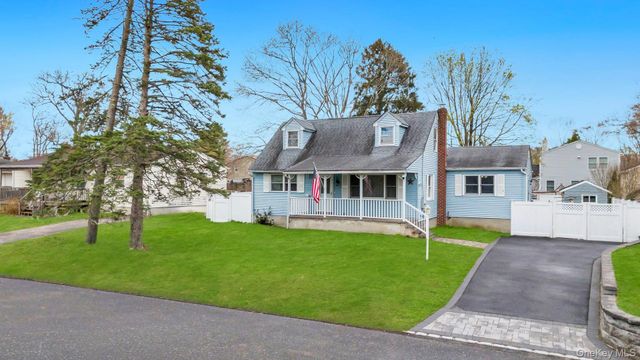 8 Lama Drive, Shirley, NY 11967