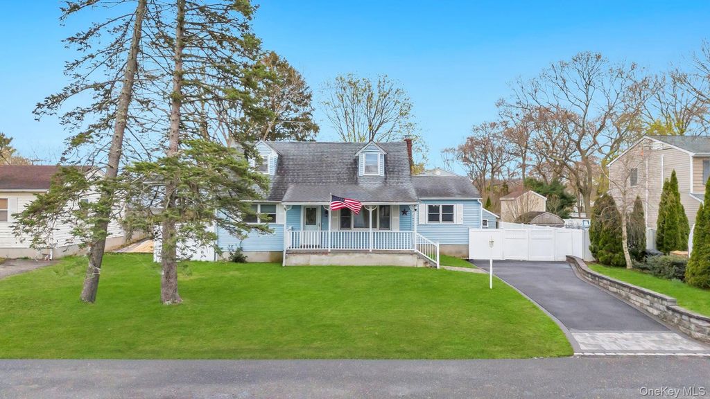 8 Lama Drive, Shirley, NY 11967