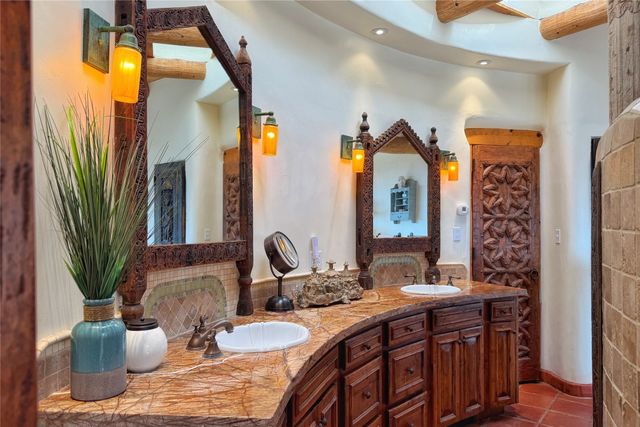 98 La Barbaria Trail, Santa Fe, NM 87505