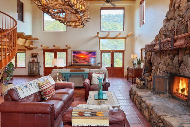 98 La Barbaria Trail, Santa Fe, NM 87505