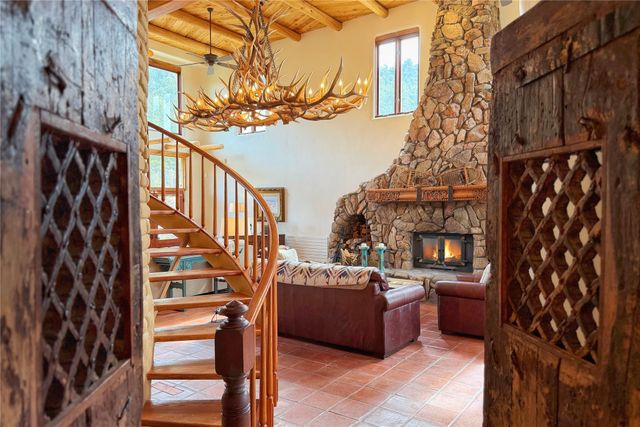 98 La Barbaria Trail, Santa Fe, NM 87505