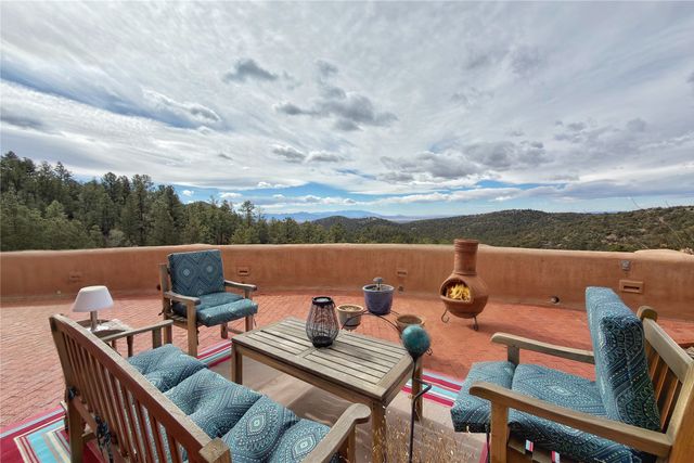 98 La Barbaria Trail, Santa Fe, NM 87505