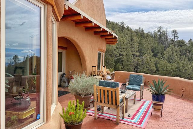 98 La Barbaria Trail, Santa Fe, NM 87505