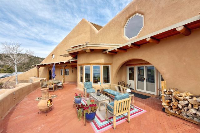 98 La Barbaria Trail, Santa Fe, NM 87505
