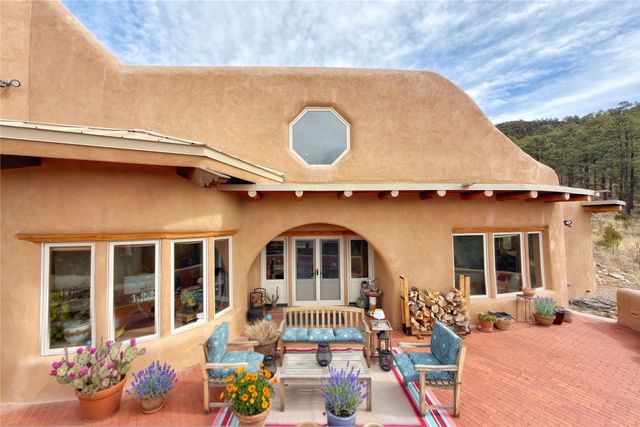 98 La Barbaria Trail, Santa Fe, NM 87505