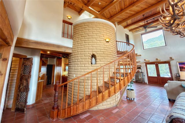98 La Barbaria Trail, Santa Fe, NM 87505