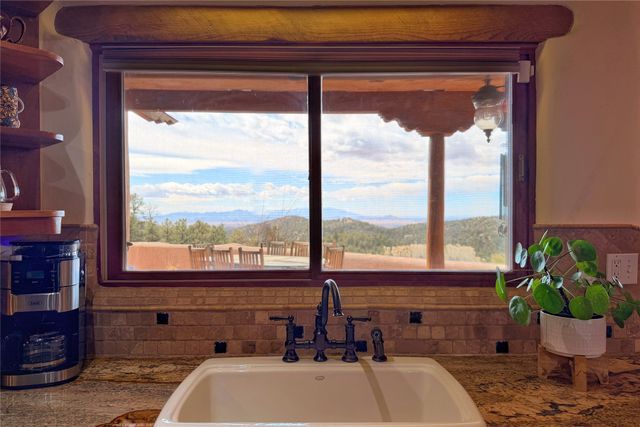 98 La Barbaria Trail, Santa Fe, NM 87505