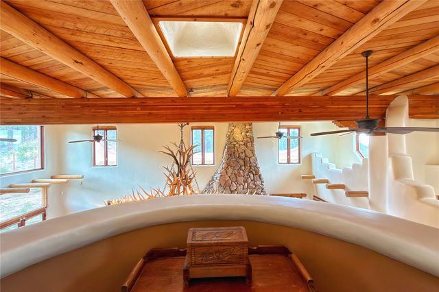 98 La Barbaria Trail, Santa Fe, NM 87505