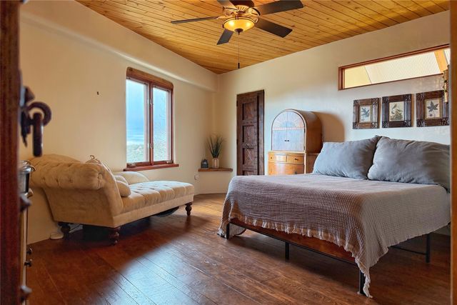 98 La Barbaria Trail, Santa Fe, NM 87505