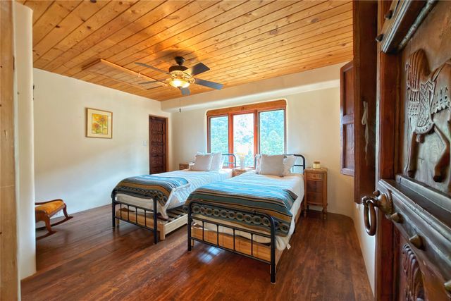 98 La Barbaria Trail, Santa Fe, NM 87505