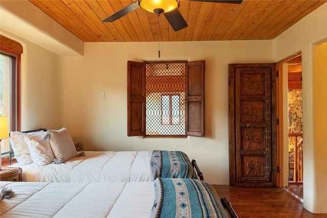 98 La Barbaria Trail, Santa Fe, NM 87505