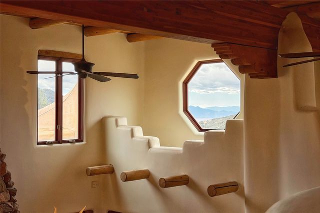 98 La Barbaria Trail, Santa Fe, NM 87505