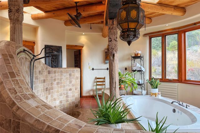 98 La Barbaria Trail, Santa Fe, NM 87505