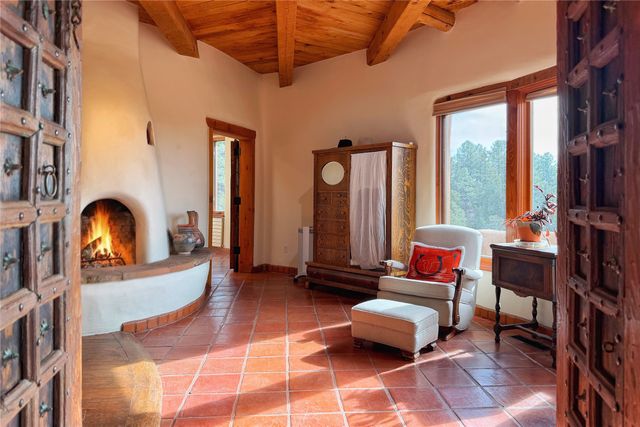 98 La Barbaria Trail, Santa Fe, NM 87505